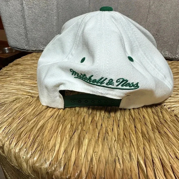 Boston Celtics Mitchell & Ness Hat Hardwood Classics Snapback White Green NBA - Picture 3 of 6